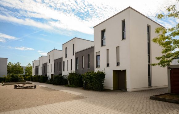 Dach płaski – odpowiedzi na najczęściej zadawane pytania